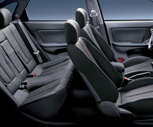 两厢伊兰特内饰