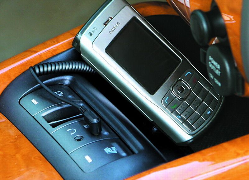 07款伊兰特手机免提装置