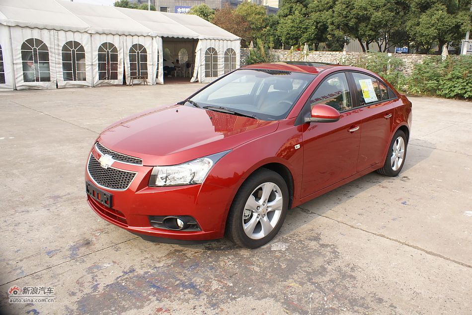 2011款科鲁兹1.6T手动档实拍图