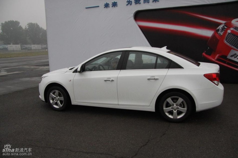新浪试驾雪佛兰科鲁兹外观实拍图