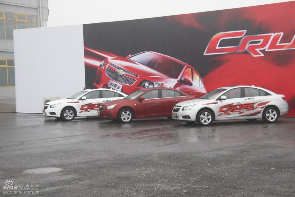 新浪试驾雪佛兰科鲁兹外观实拍图