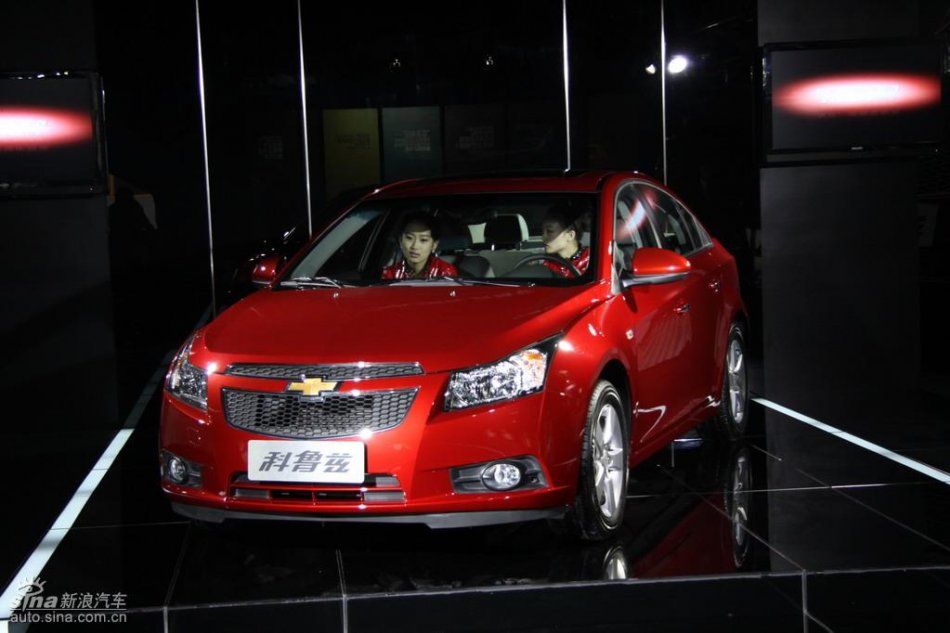 新浪试驾雪佛兰科鲁兹外观实拍图