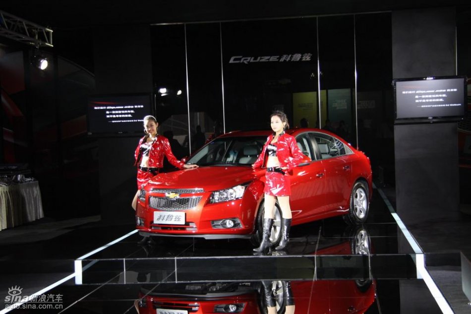 新浪试驾雪佛兰科鲁兹外观实拍图