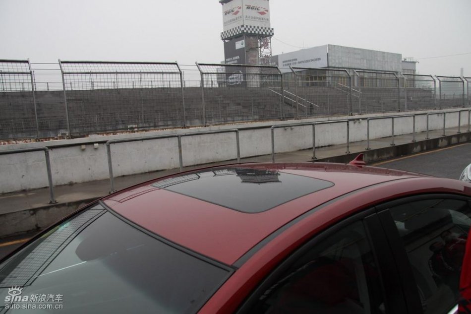 新浪试驾雪佛兰科鲁兹外观实拍图
