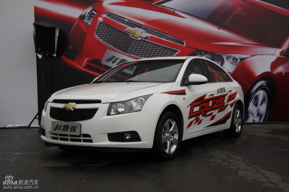 新浪试驾雪佛兰科鲁兹外观实拍图