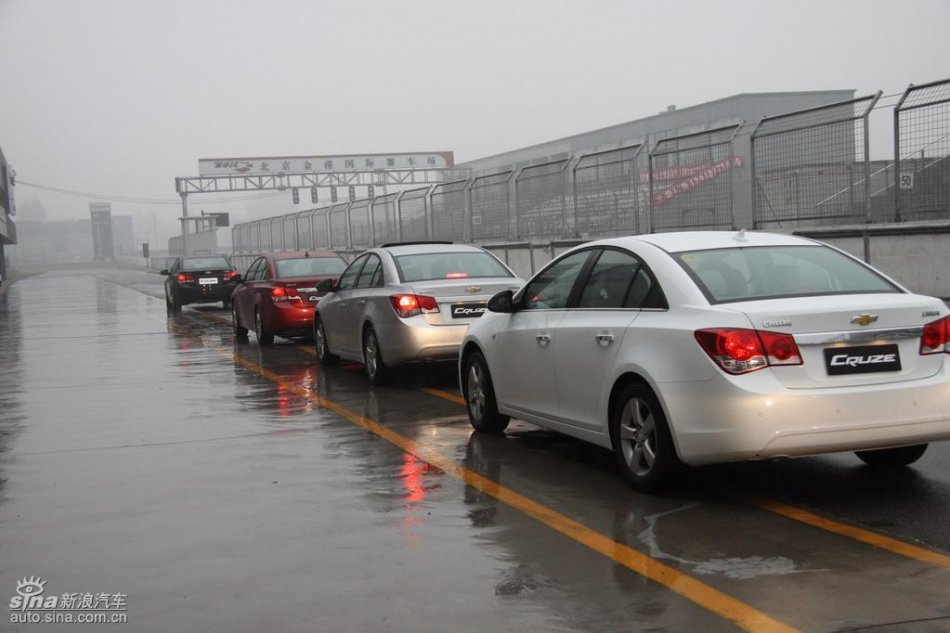 新浪试驾雪佛兰科鲁兹外观实拍图