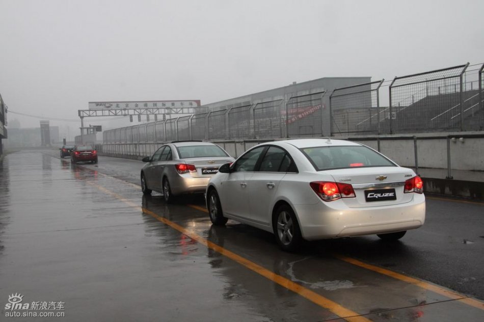 新浪试驾雪佛兰科鲁兹外观实拍图