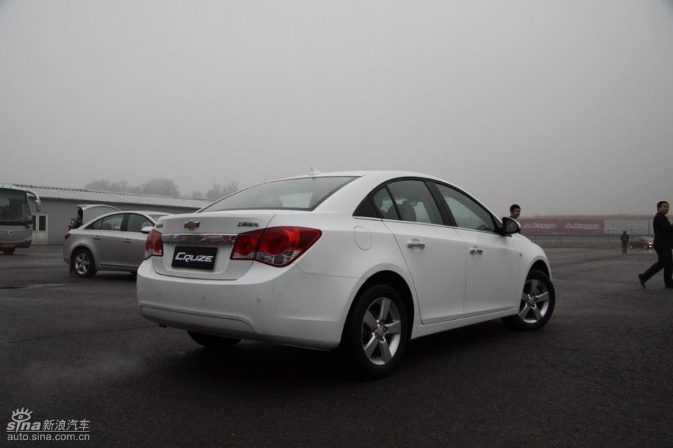新浪试驾雪佛兰科鲁兹外观实拍图