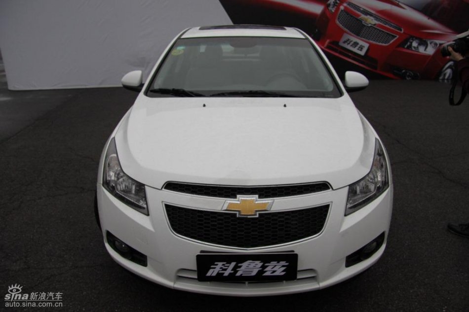 新浪试驾雪佛兰科鲁兹外观实拍图