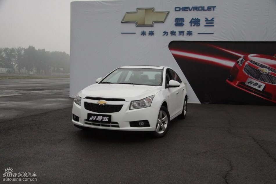 新浪试驾雪佛兰科鲁兹外观实拍图