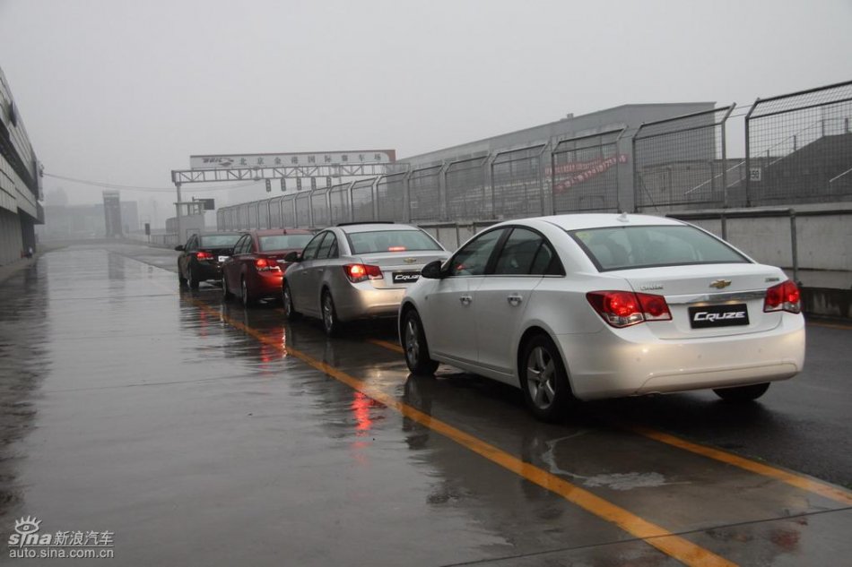 新浪试驾雪佛兰科鲁兹外观实拍图