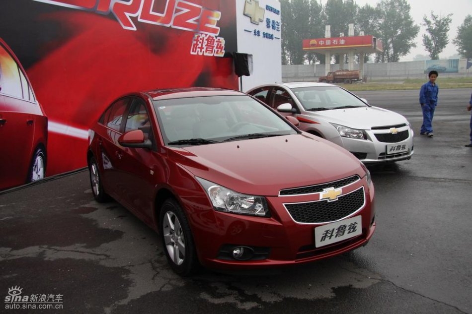 新浪试驾雪佛兰科鲁兹外观实拍图