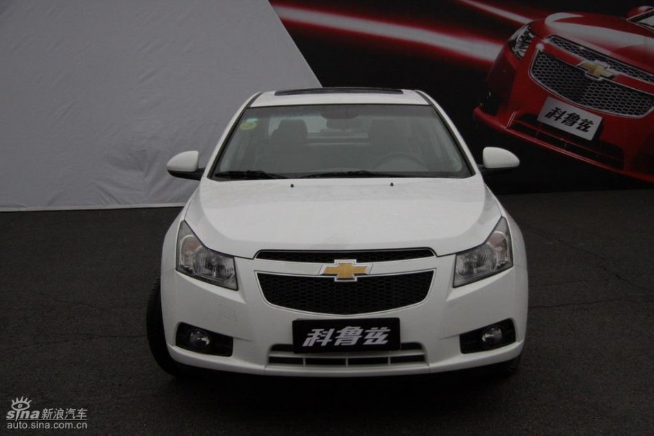 新浪试驾雪佛兰科鲁兹外观实拍图