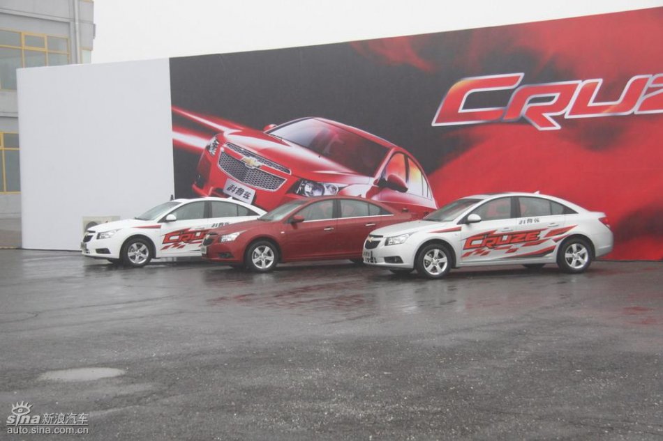 新浪试驾雪佛兰科鲁兹外观实拍图