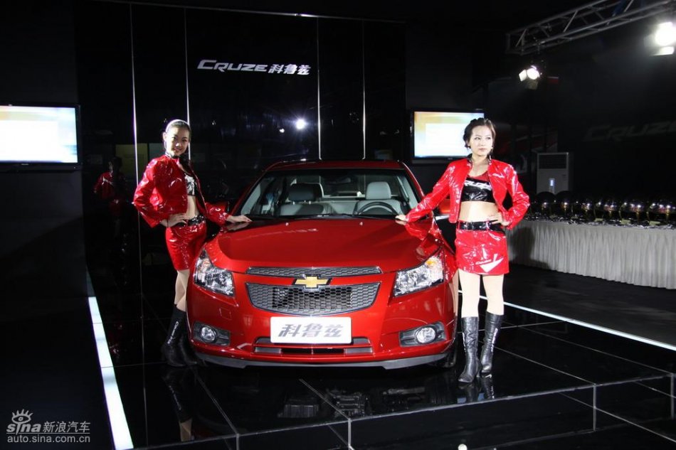 新浪试驾雪佛兰科鲁兹外观实拍图