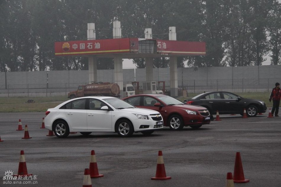 新浪试驾雪佛兰科鲁兹外观实拍图