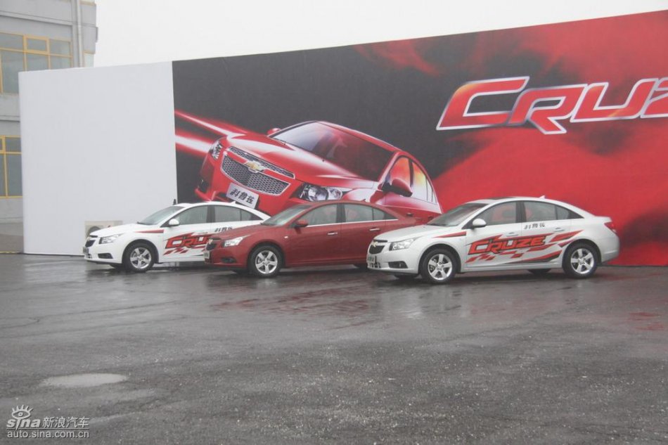 新浪试驾雪佛兰科鲁兹外观实拍图