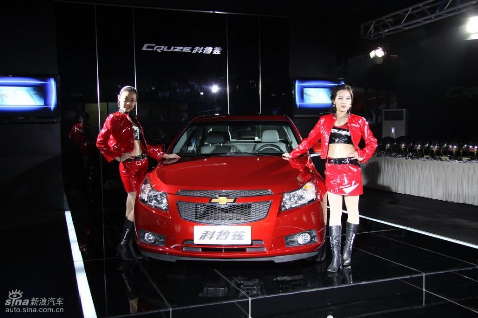新浪试驾雪佛兰科鲁兹外观实拍图