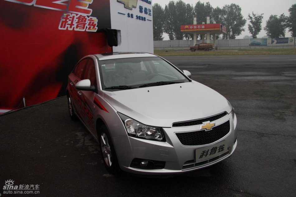 新浪试驾雪佛兰科鲁兹外观实拍图
