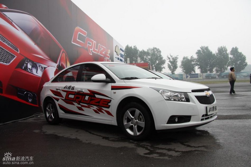新浪试驾雪佛兰科鲁兹外观实拍图