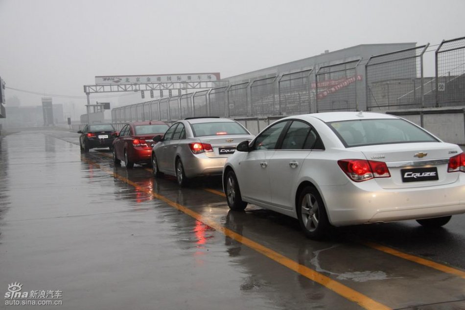 新浪试驾雪佛兰科鲁兹外观实拍图