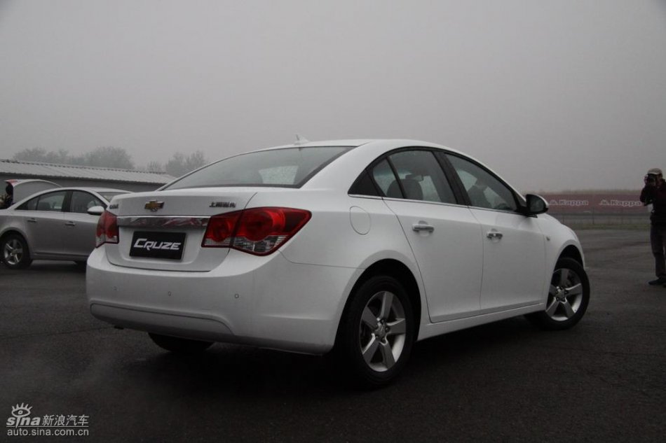 新浪试驾雪佛兰科鲁兹外观实拍图