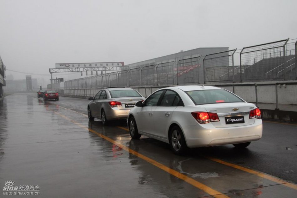 新浪试驾雪佛兰科鲁兹外观实拍图