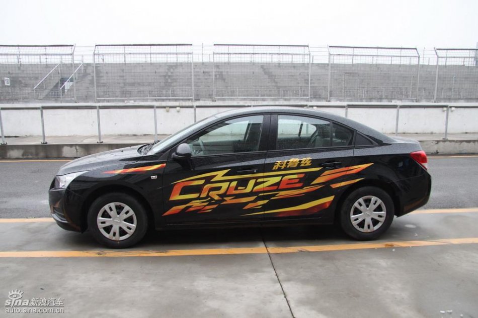新浪试驾雪佛兰科鲁兹外观实拍图