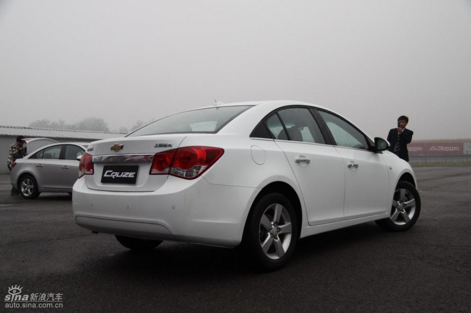 新浪试驾雪佛兰科鲁兹外观实拍图