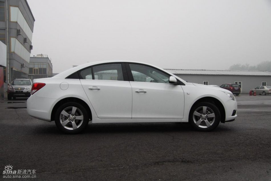 新浪试驾雪佛兰科鲁兹外观实拍图