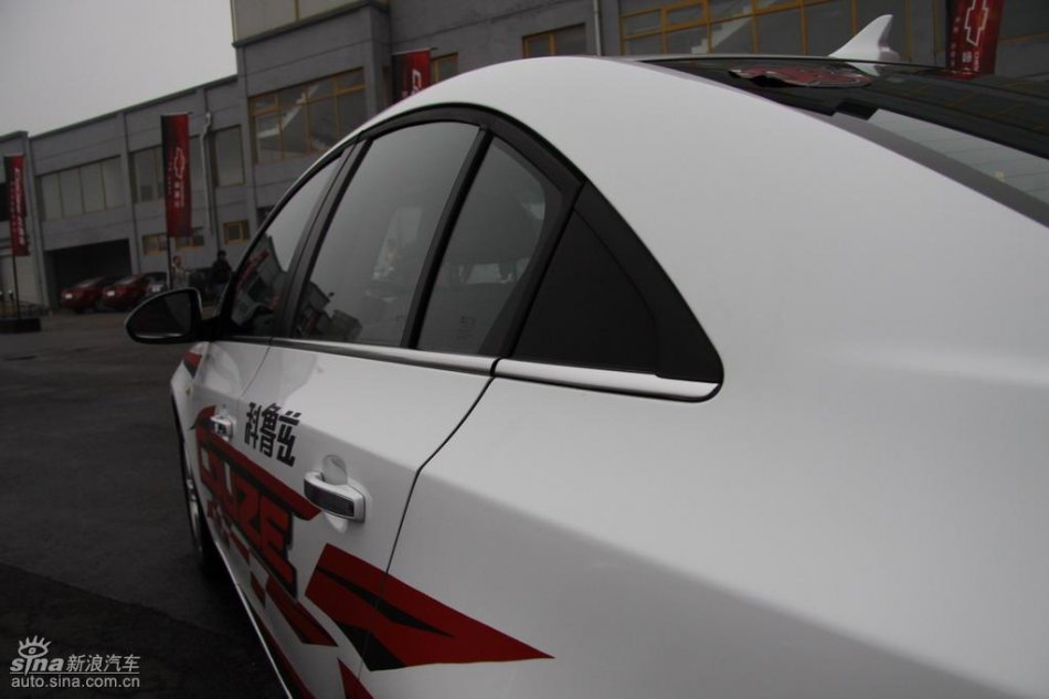 新浪试驾雪佛兰科鲁兹外观实拍图