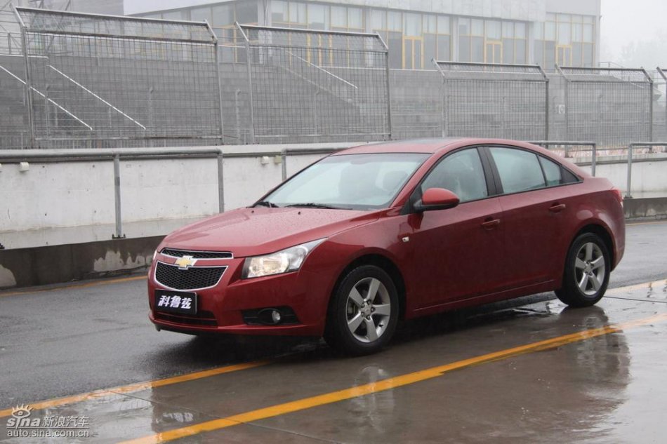 新浪试驾雪佛兰科鲁兹外观实拍图