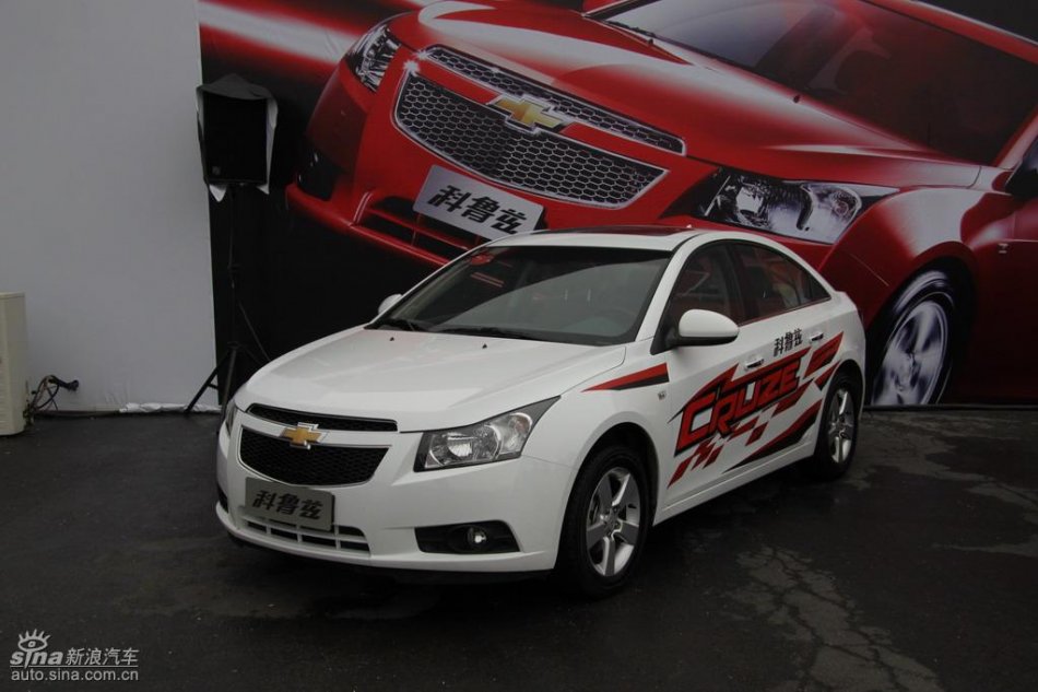 新浪试驾雪佛兰科鲁兹外观实拍图