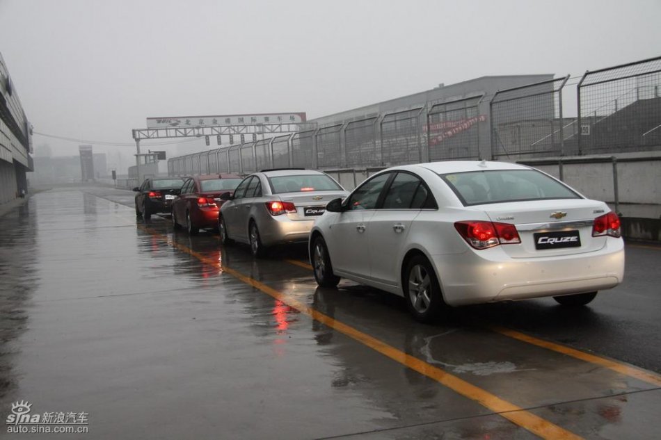 新浪试驾雪佛兰科鲁兹外观实拍图