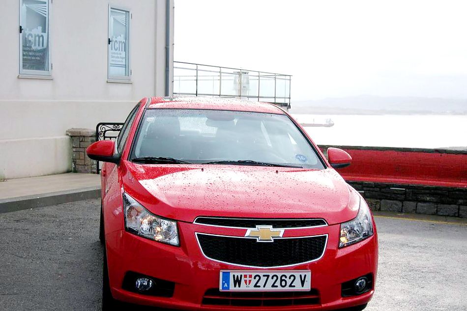 新浪西班牙试驾雪佛兰Cruze科鲁兹