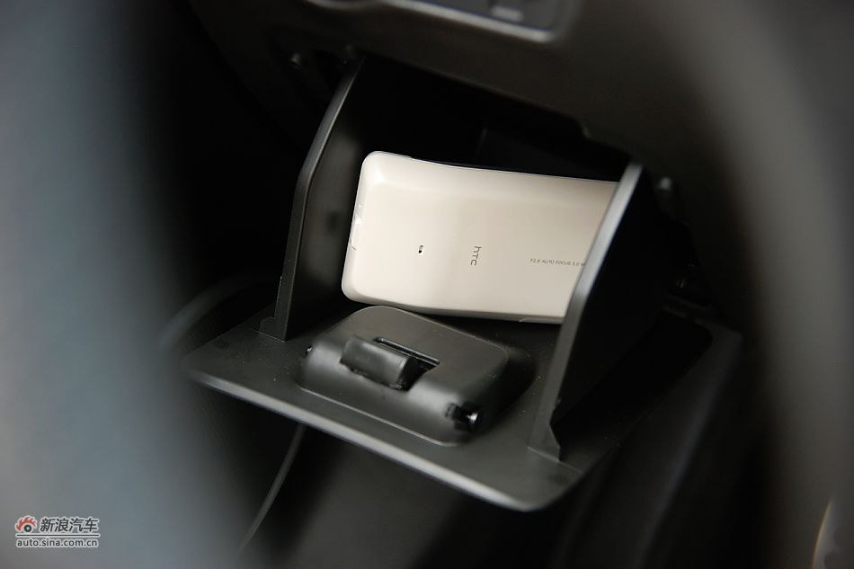 科鲁兹1.6T方向盘左侧下方