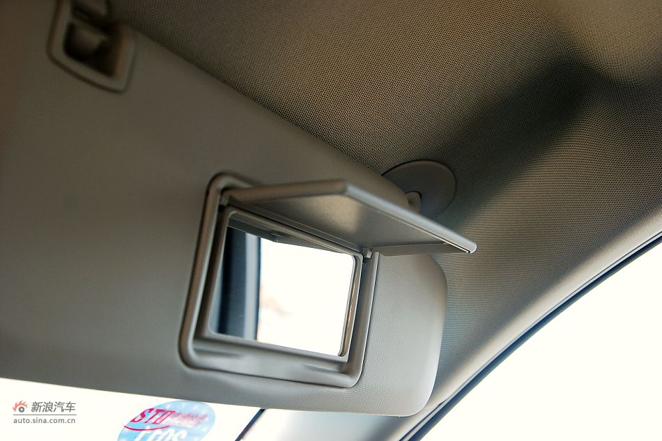 科鲁兹1.6T遮阳板化妆镜