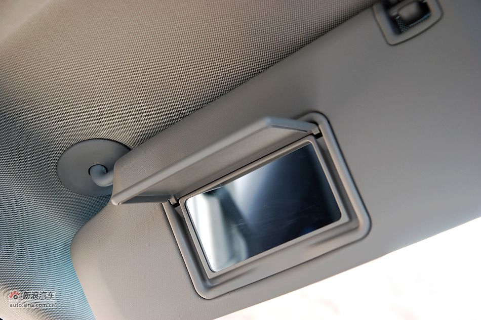 科鲁兹1.6T遮阳板化妆镜