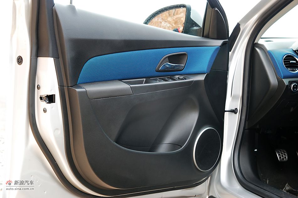 科鲁兹1.6T前侧车门