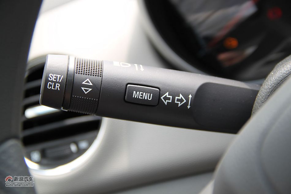 2010款科鲁兹1.6SL天地版自动