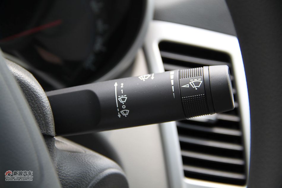 2010款科鲁兹1.6SL天地版自动