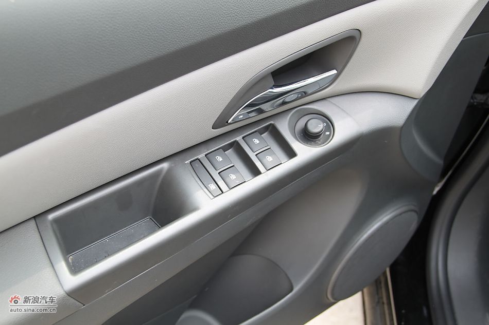 2010款科鲁兹1.6SL天地版自动