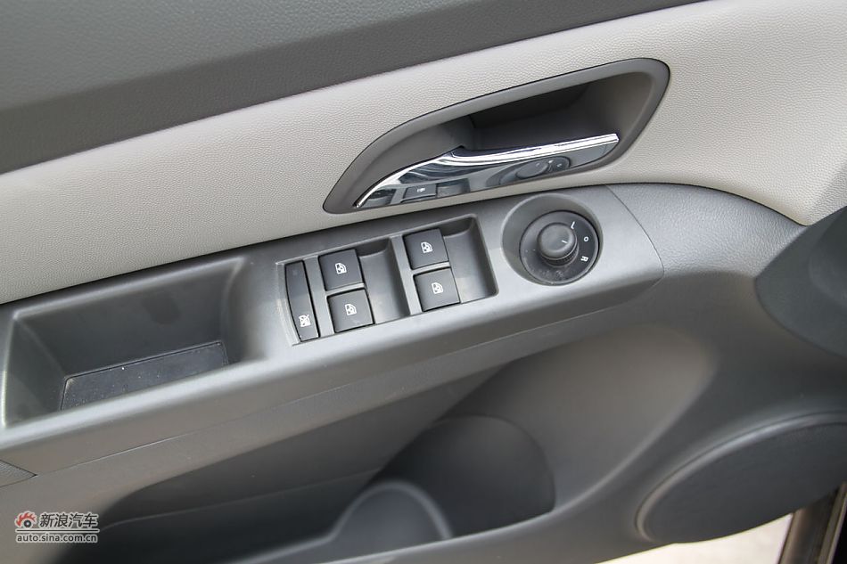 2010款科鲁兹1.6SL天地版自动