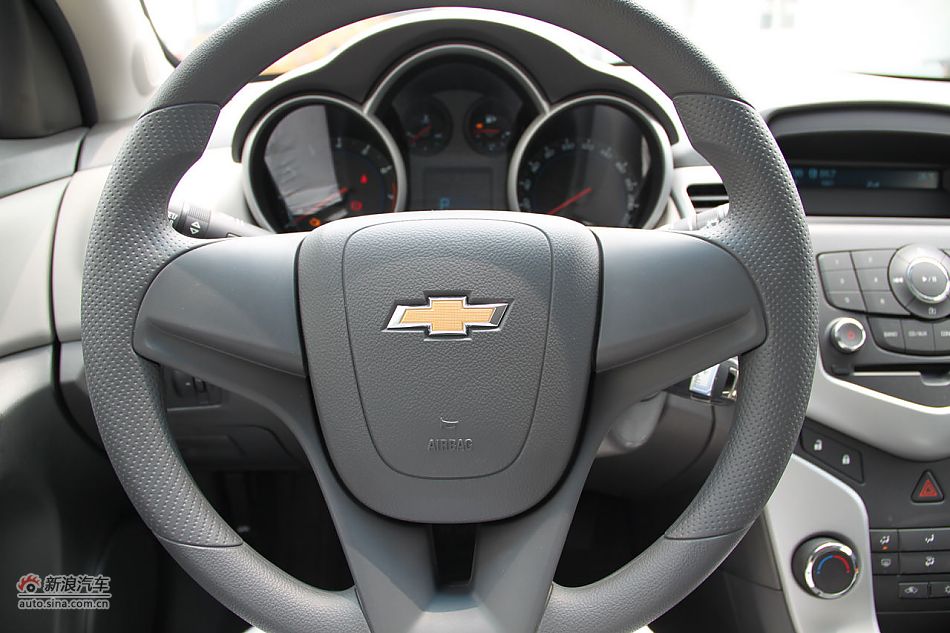 2010款科鲁兹1.6SL天地版自动