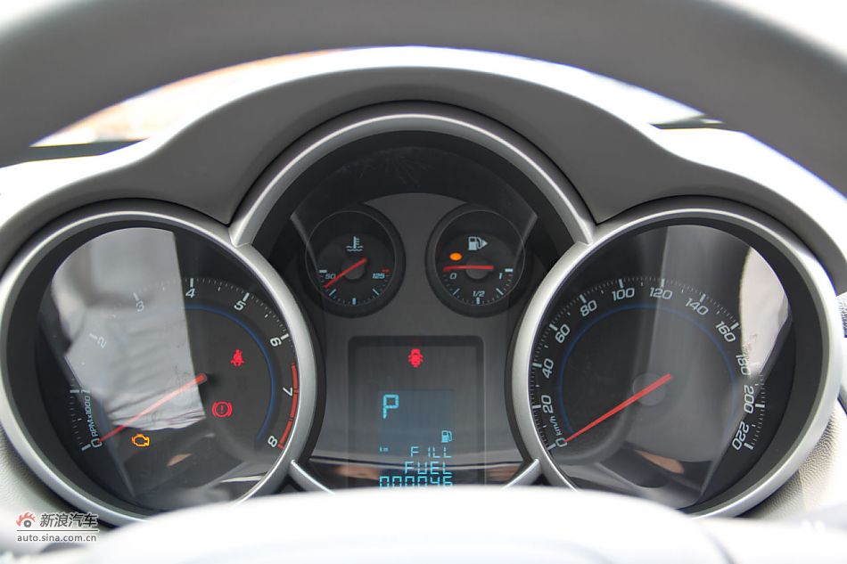 2010款科鲁兹1.6SL天地版自动