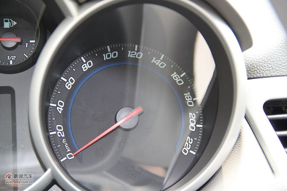 2010款科鲁兹1.6SL天地版自动