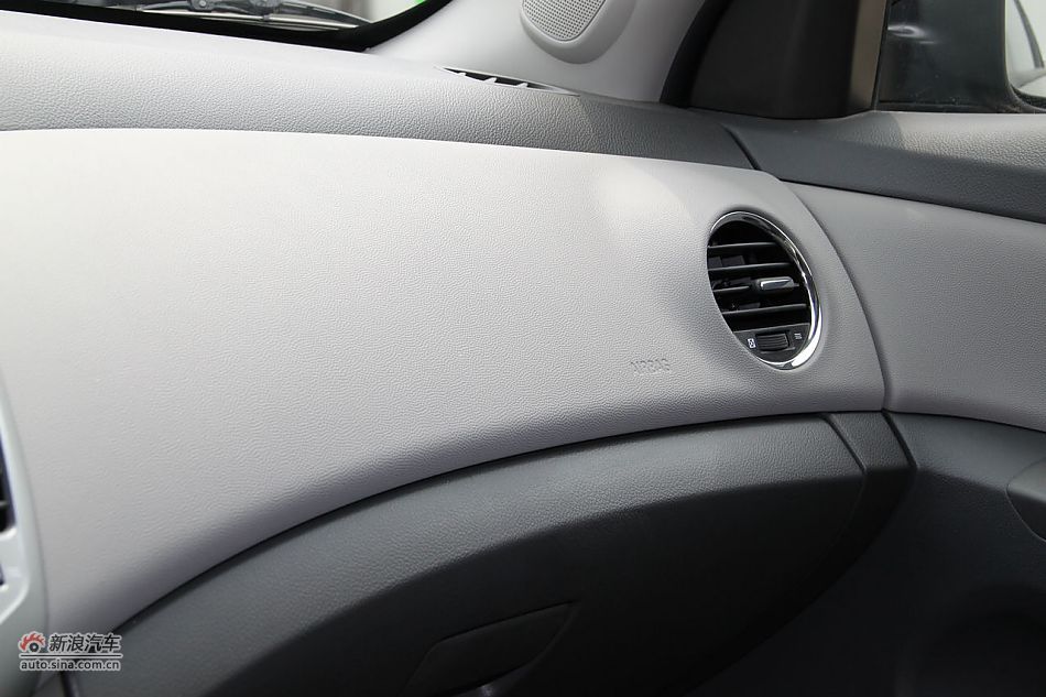 2010款科鲁兹1.6SL天地版自动