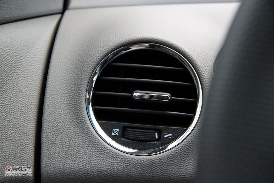 2010款科鲁兹1.6SL天地版自动