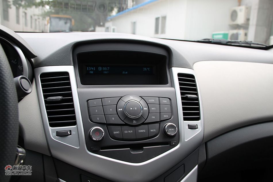 2010款科鲁兹1.6SL天地版自动