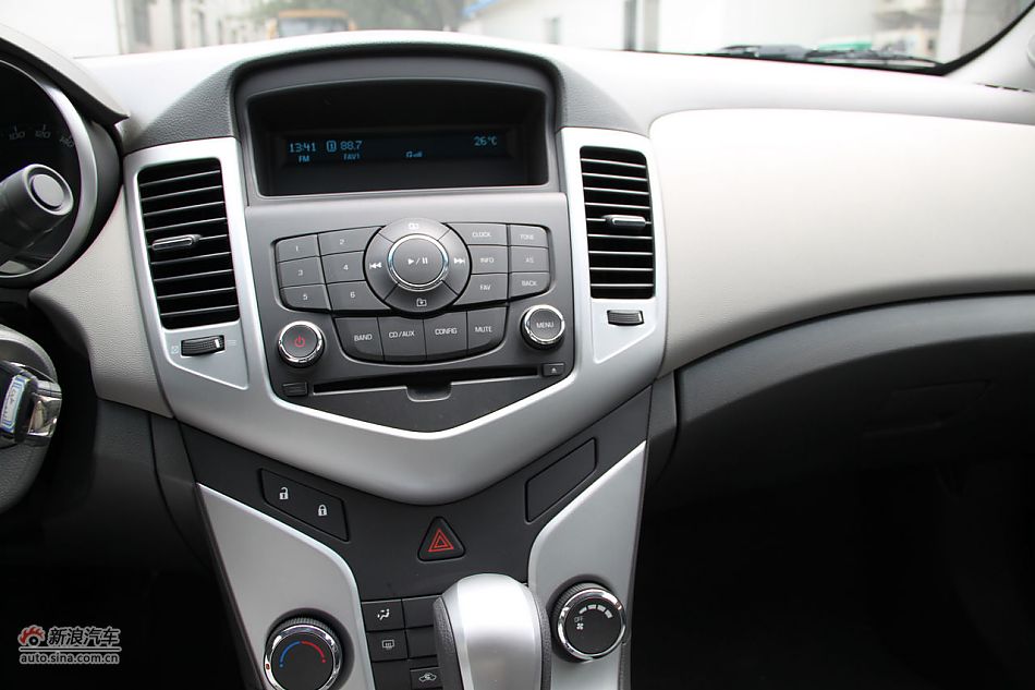 2010款科鲁兹1.6SL天地版自动